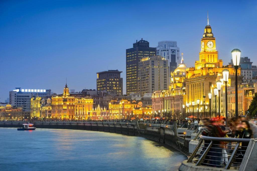Hyatt On The Bund - A Grand Hyatt Hotel, Centrally Located At Huangpu River Banks In Downtown Shanghai