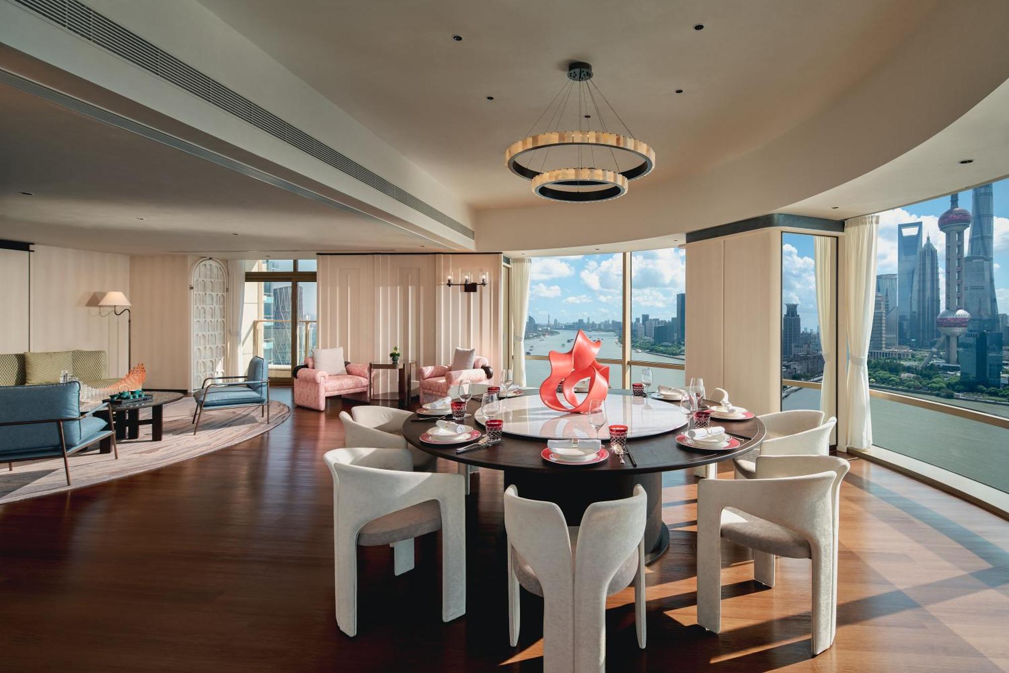 Hyatt On The Bund - A Grand Hyatt Hotel, Centrally Located At Huangpu River Banks In Downtown 5*